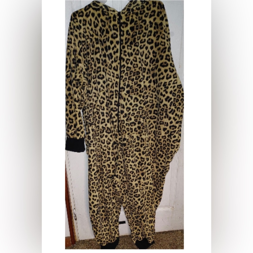 Torrid cheetah sleep onesie 5/6